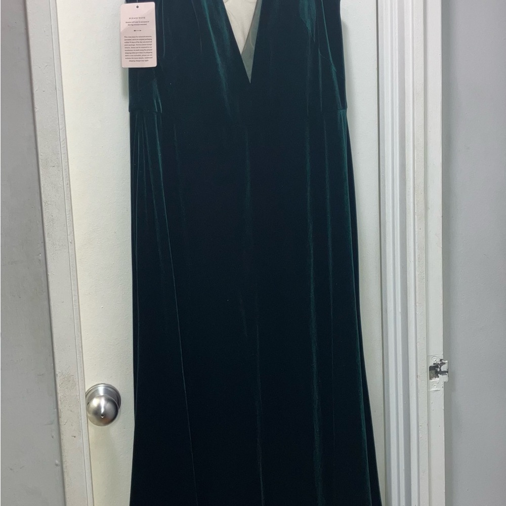 Jenny Yoo Logan Deep-V Velvet Column Gown - Picture 4 of 7